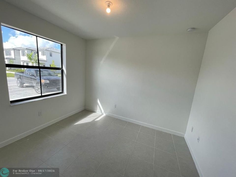 For Sale: $427,500 (3 beds, 2 baths, 1328 Square Feet)