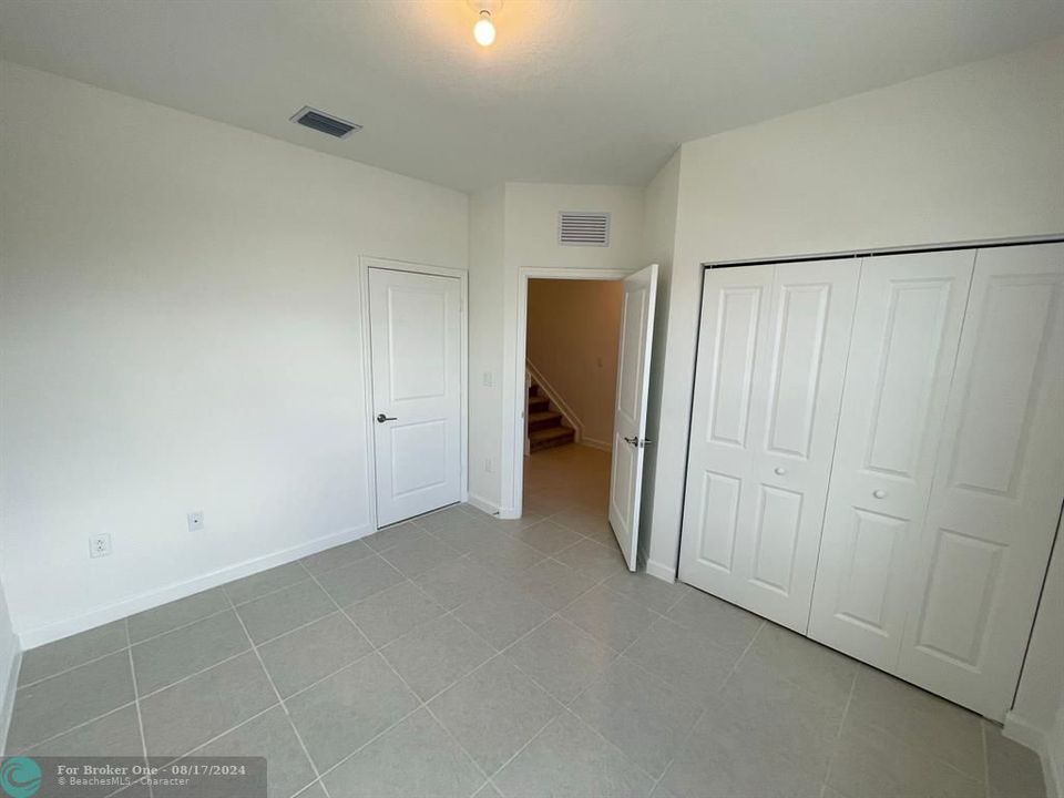 For Sale: $427,500 (3 beds, 2 baths, 1328 Square Feet)