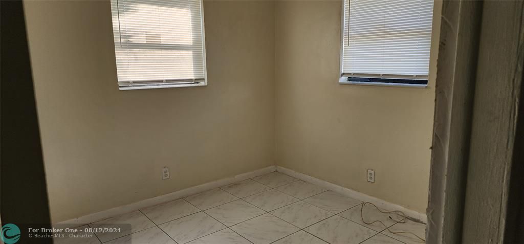 For Sale: $2,099 (2 beds, 1 baths, 1352 Square Feet)