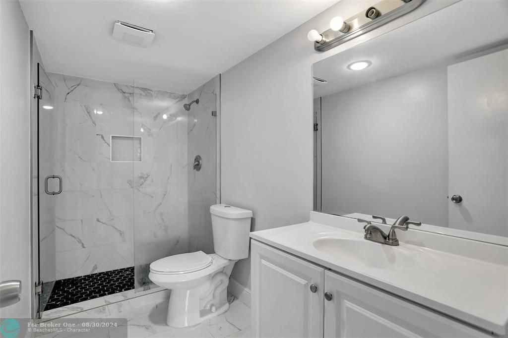 Active With Contract: $2,100 (2 beds, 2 baths, 1116 Square Feet)