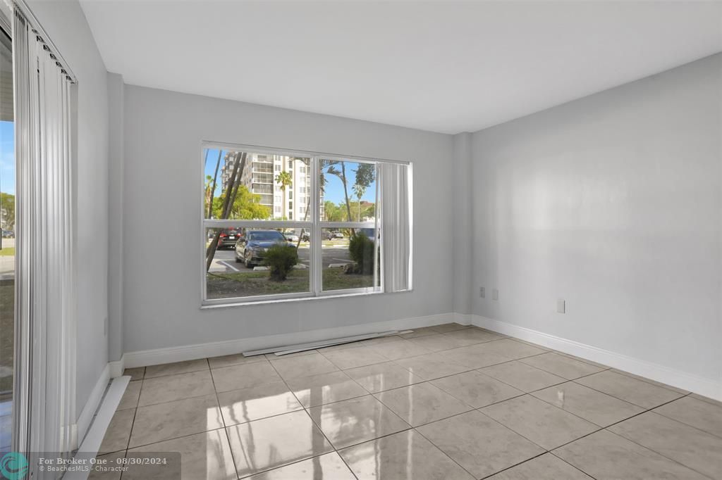 Active With Contract: $2,100 (2 beds, 2 baths, 1116 Square Feet)