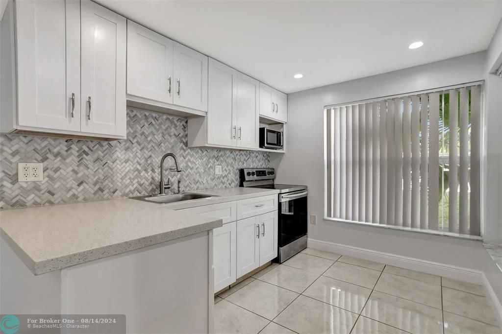 Active With Contract: $2,100 (2 beds, 2 baths, 1116 Square Feet)