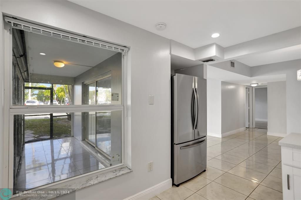 Active With Contract: $2,100 (2 beds, 2 baths, 1116 Square Feet)