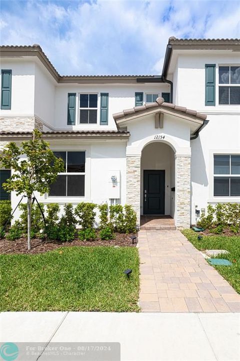 Active With Contract: $499,000 (3 beds, 3 baths, 1797 Square Feet)