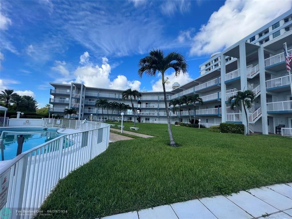 Recently Sold: $450,000 (2 beds, 2 baths, 890 Square Feet)