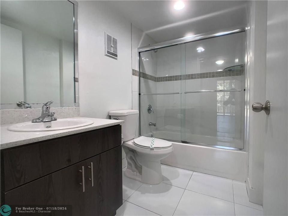最近租的: $1,841 (1 贝兹, 1 浴室, 850 平方英尺)