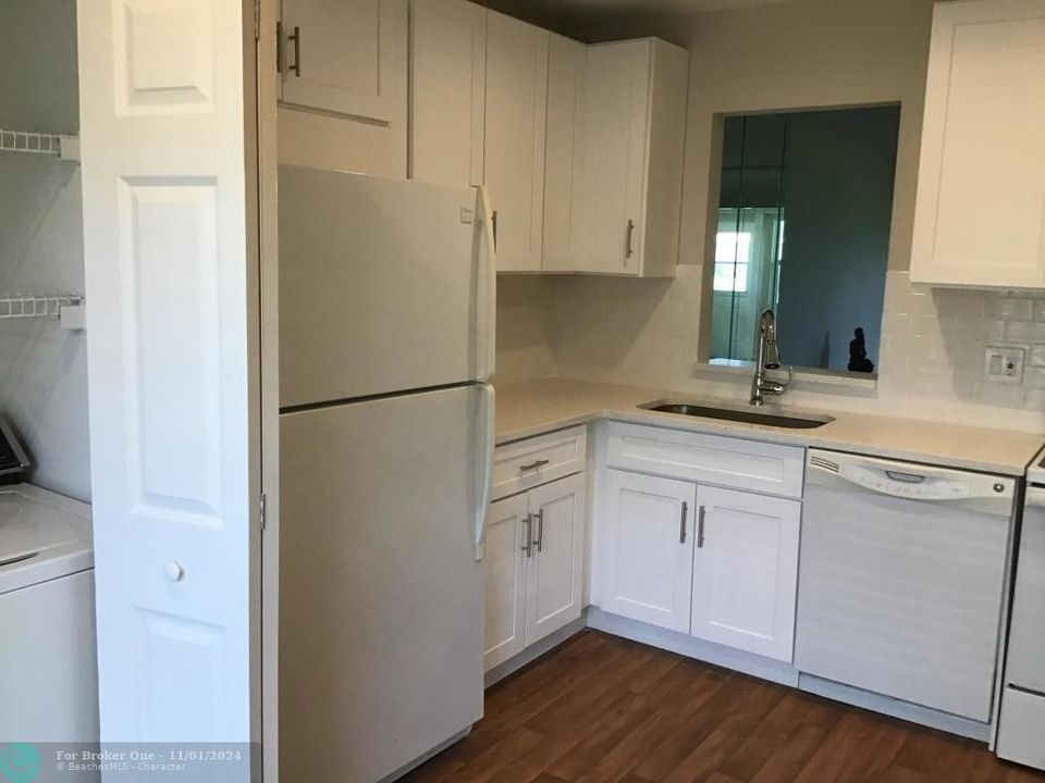 For Sale: $285,000 (2 beds, 2 baths, 1148 Square Feet)