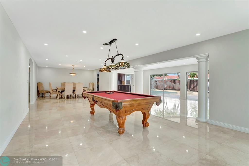 Active With Contract: $1,195,000 (4 beds, 3 baths, 3035 Square Feet)