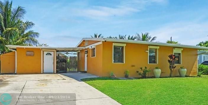 For Sale: $375,000 (2 beds, 1 baths, 856 Square Feet)