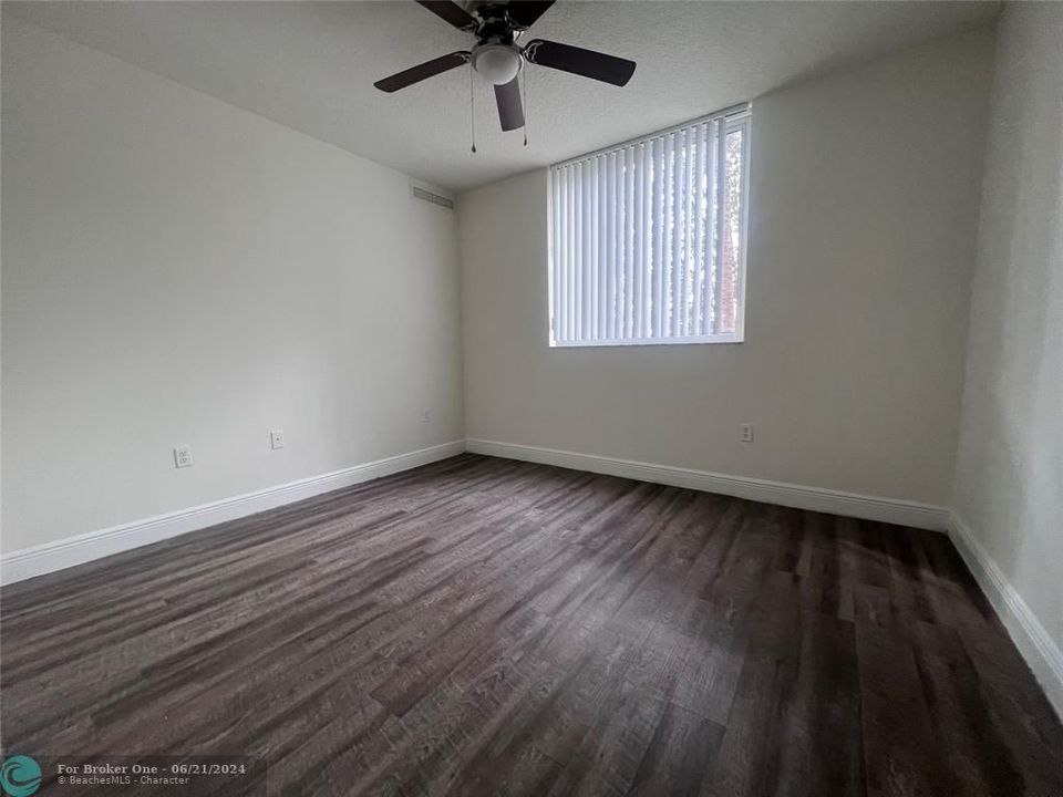Recently Rented: $2,495 (2 beds, 2 baths, 1017 Square Feet)