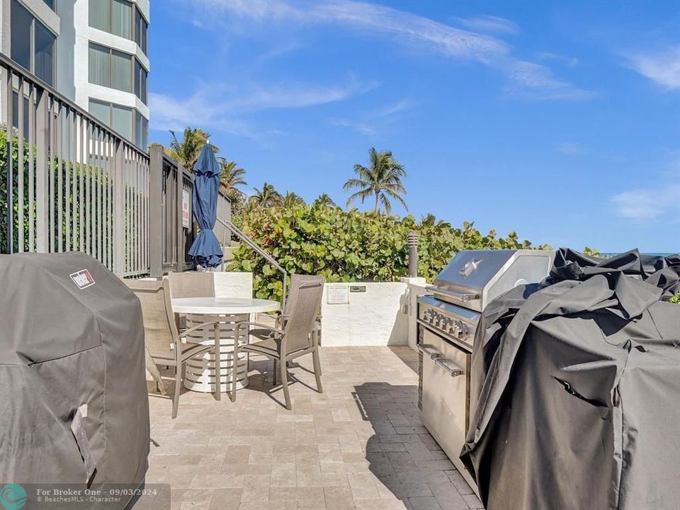 For Sale: $1,595,000 (2 beds, 2 baths, 2240 Square Feet)