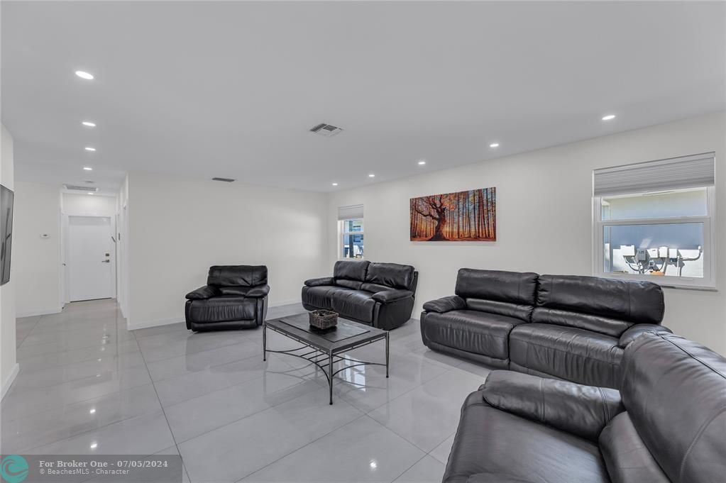 Recently Sold: $1,490,000 (4 beds, 2 baths, 2686 Square Feet)