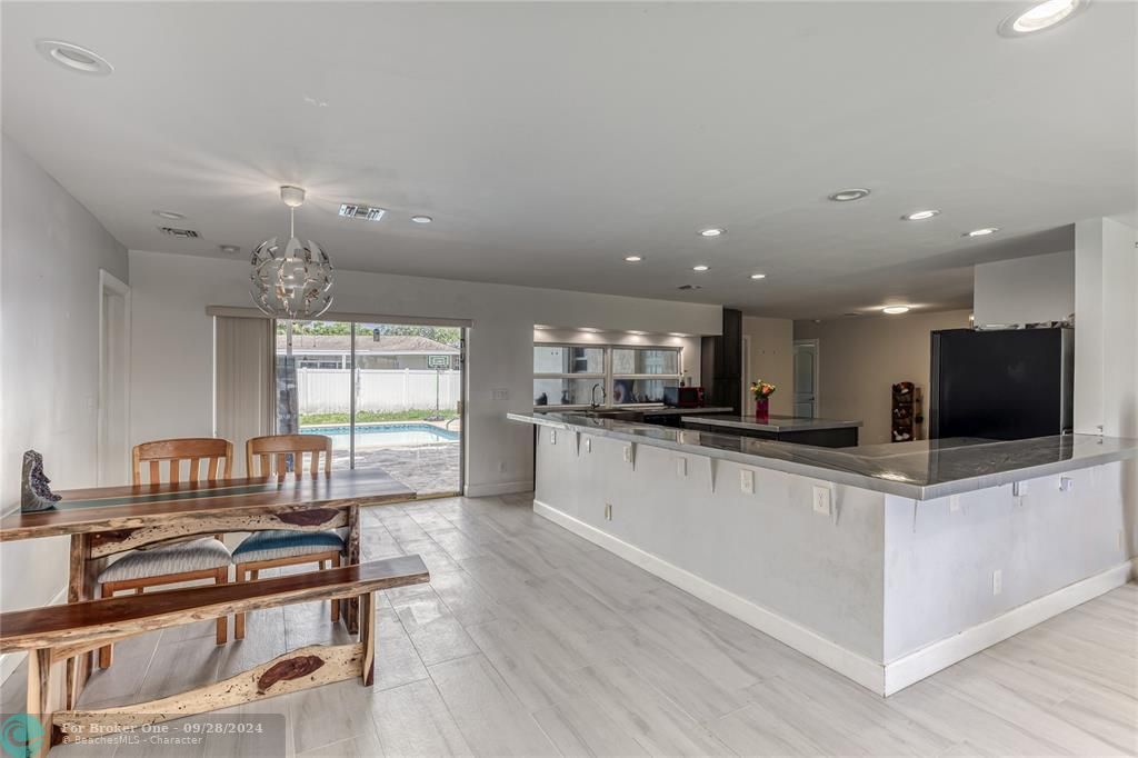 Recently Sold: $760,000 (3 beds, 2 baths, 1805 Square Feet)