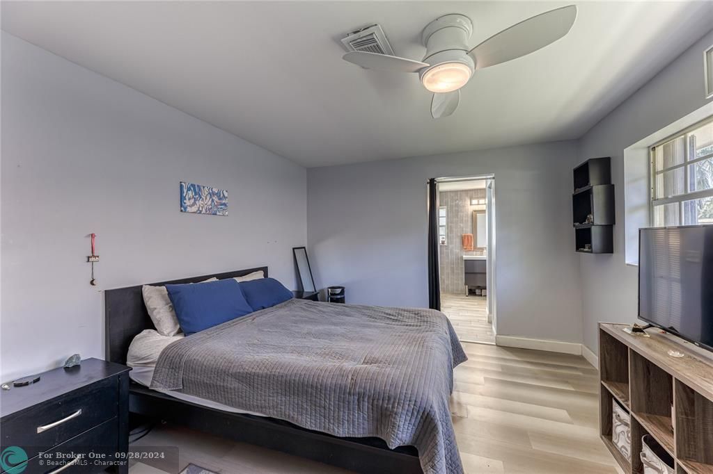 Recently Sold: $760,000 (3 beds, 2 baths, 1805 Square Feet)