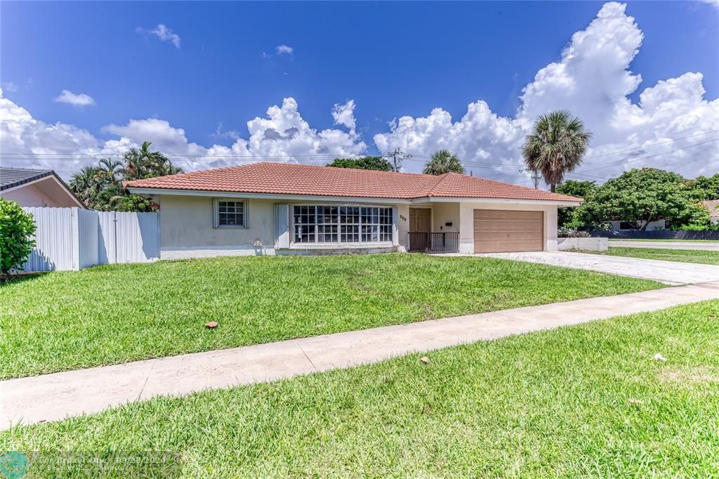 Recently Sold: $760,000 (3 beds, 2 baths, 1805 Square Feet)