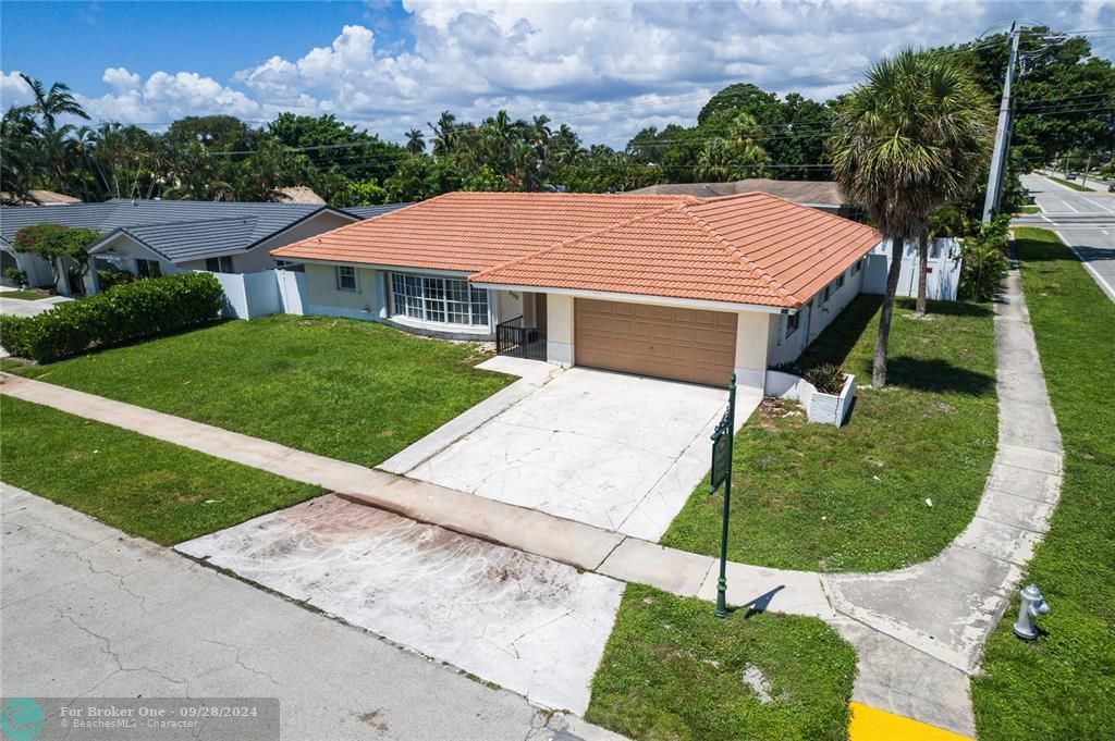 Recently Sold: $760,000 (3 beds, 2 baths, 1805 Square Feet)