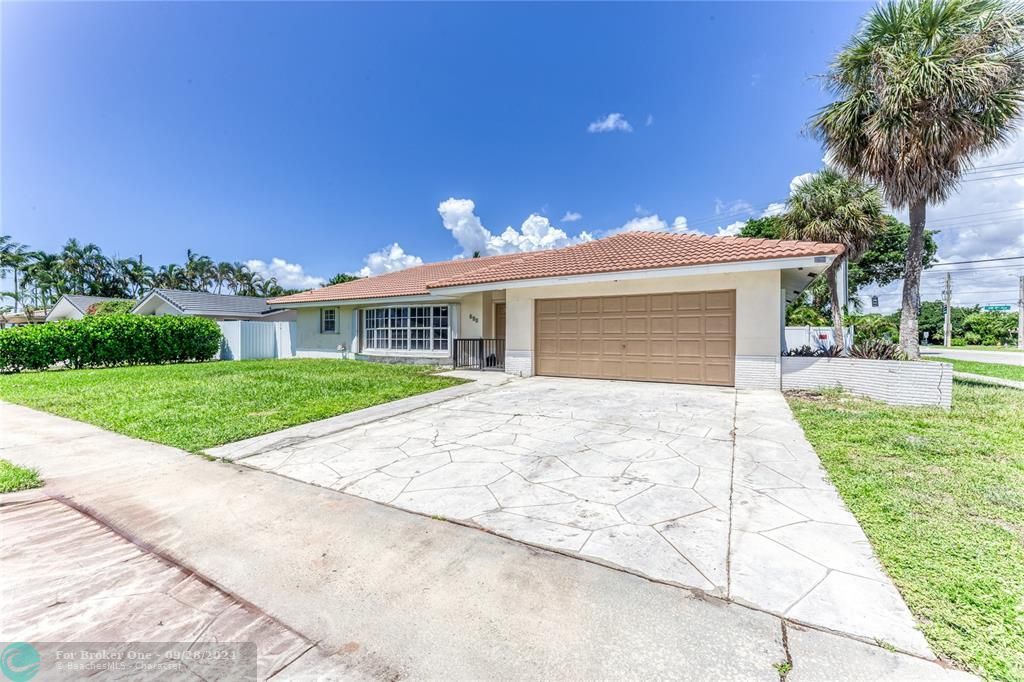 Recently Sold: $760,000 (3 beds, 2 baths, 1805 Square Feet)