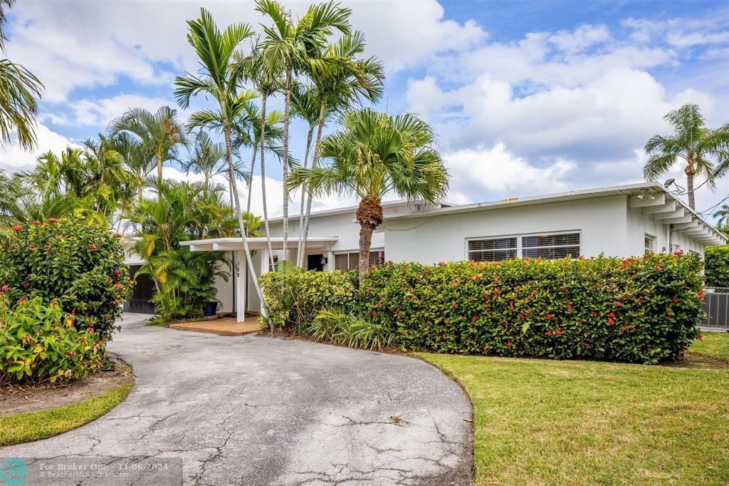 For Sale: $3,750,000 (3 beds, 3 baths, 2181 Square Feet)