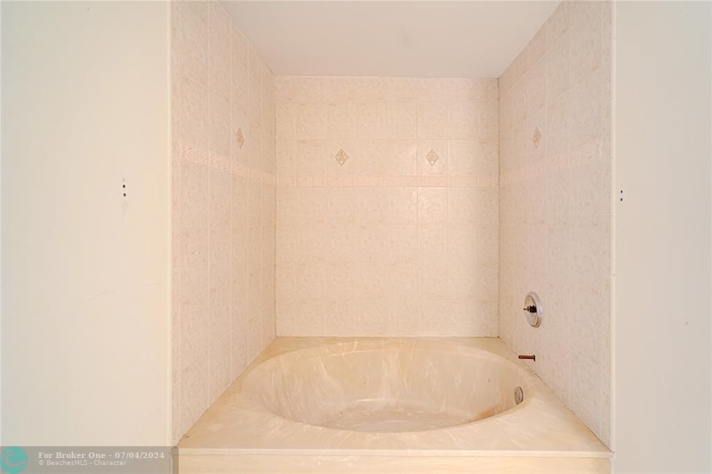 待售: $838,000 (2 贝兹, 2 浴室, 1544 平方英尺)