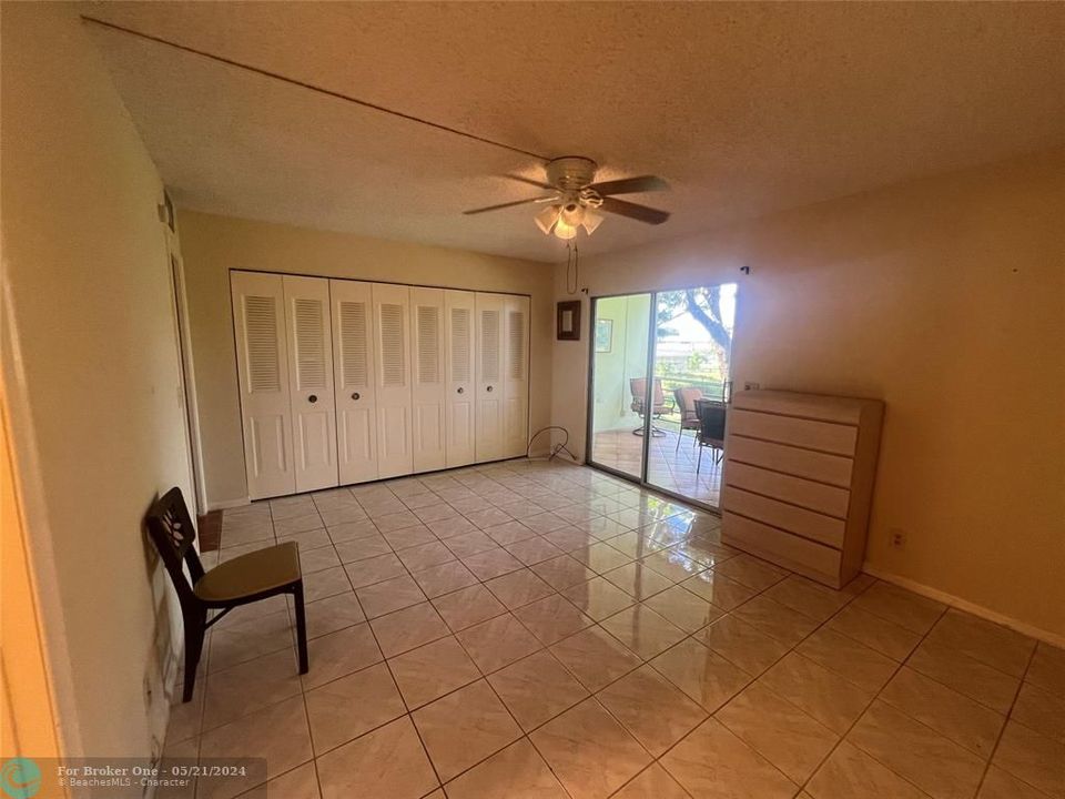 For Sale: $89,000 (1 beds, 1 baths, 615 Square Feet)