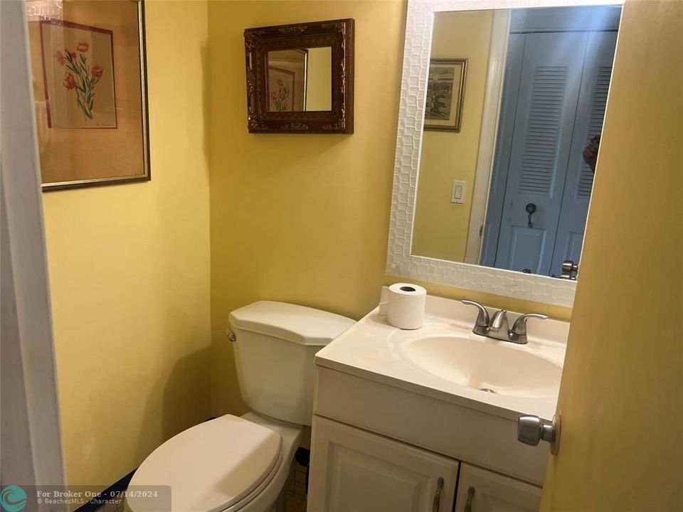 For Sale: $86,000 (1 beds, 1 baths, 615 Square Feet)