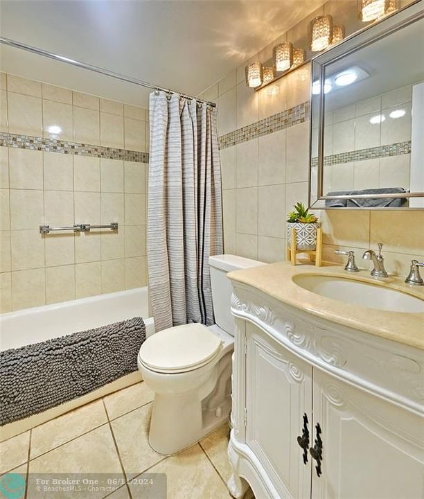 最近售出: $134,000 (1 贝兹, 1 浴室, 593 平方英尺)