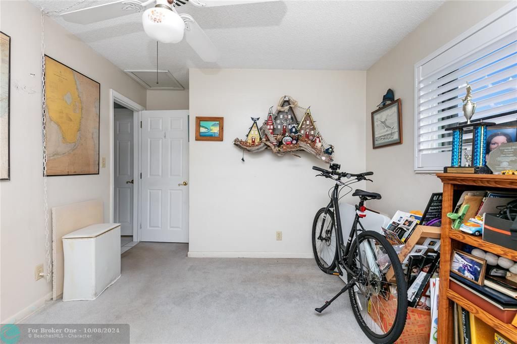 Active With Contract: $849,500 (3 beds, 2 baths, 1600 Square Feet)