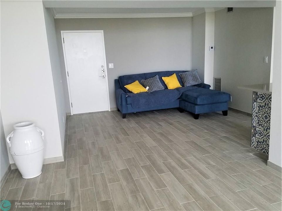 For Rent: $3,500 (2 beds, 2 baths, 1182 Square Feet)