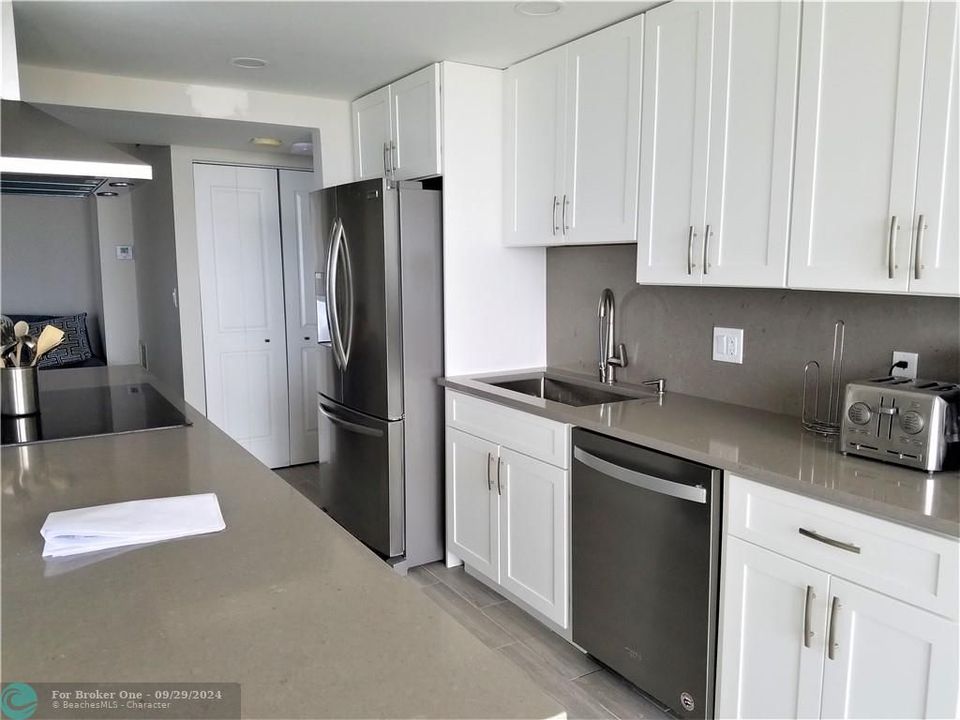 For Rent: $3,500 (2 beds, 2 baths, 1182 Square Feet)