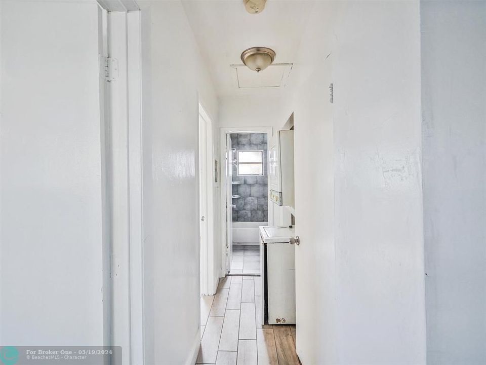 For Sale: $1,900 (2 beds, 1 baths, 2792 Square Feet)