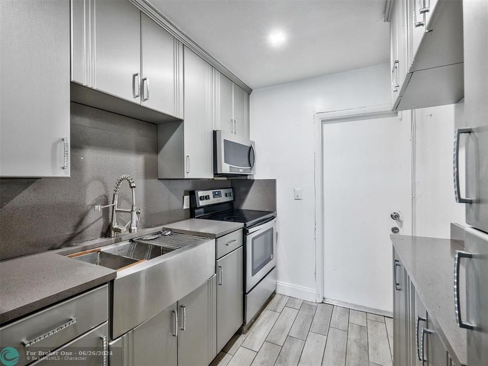 Recently Rented: $900,000 (0 beds, 0 baths, 2792 Square Feet)