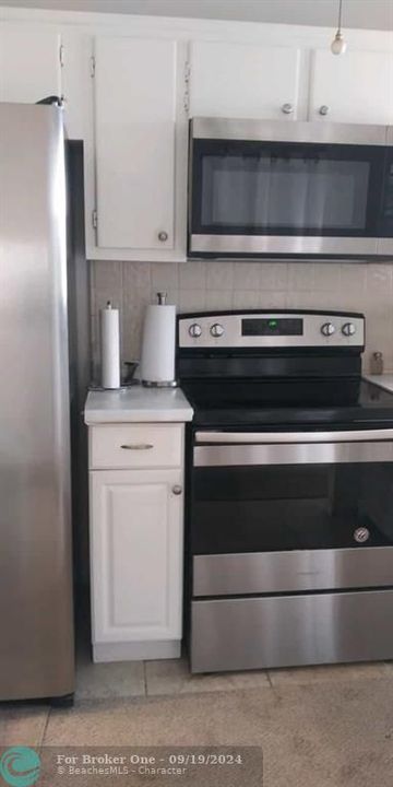 Active With Contract: $140,000 (2 beds, 2 baths, 850 Square Feet)