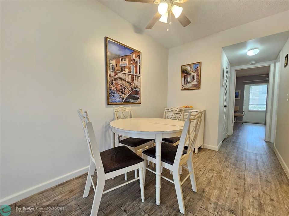For Sale: $98,000 (1 beds, 1 baths, 599 Square Feet)