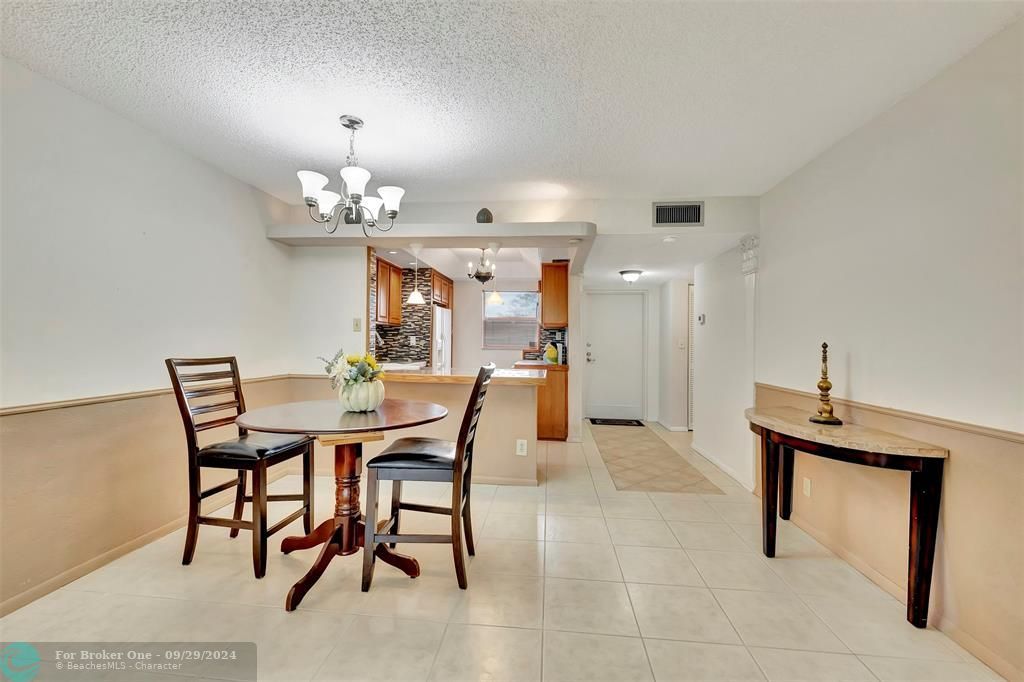 For Sale: $145,000 (1 beds, 1 baths, 825 Square Feet)