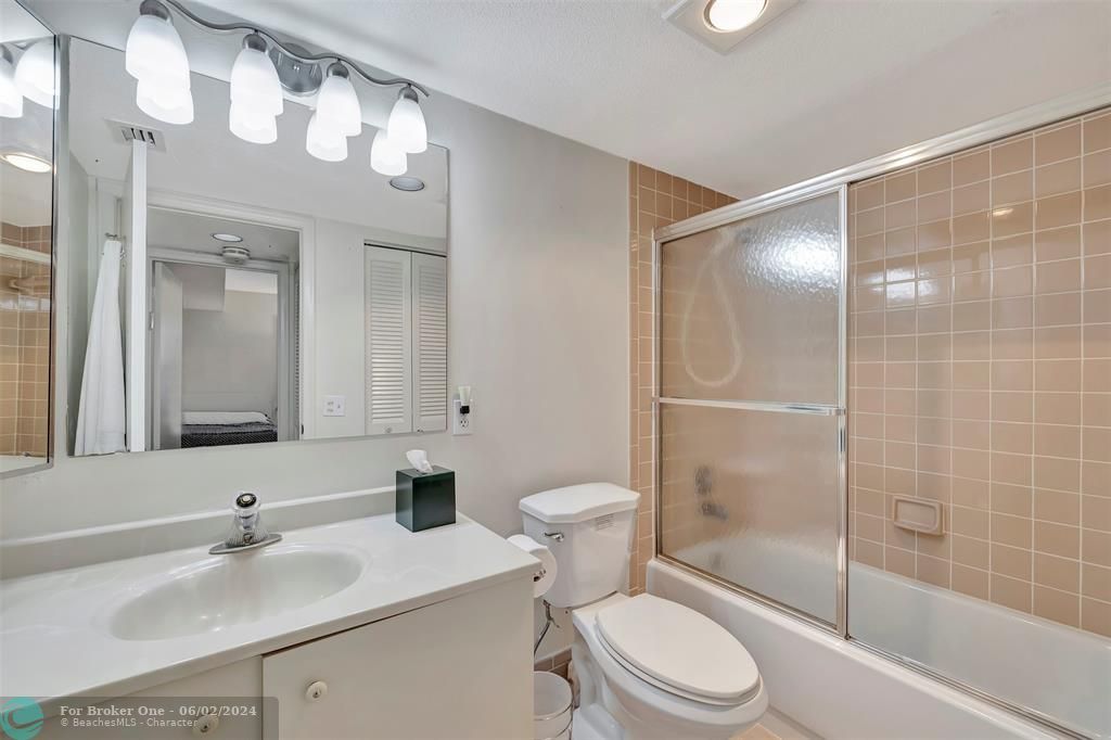 最近售出: $207,000 (2 贝兹, 2 浴室, 1180 平方英尺)