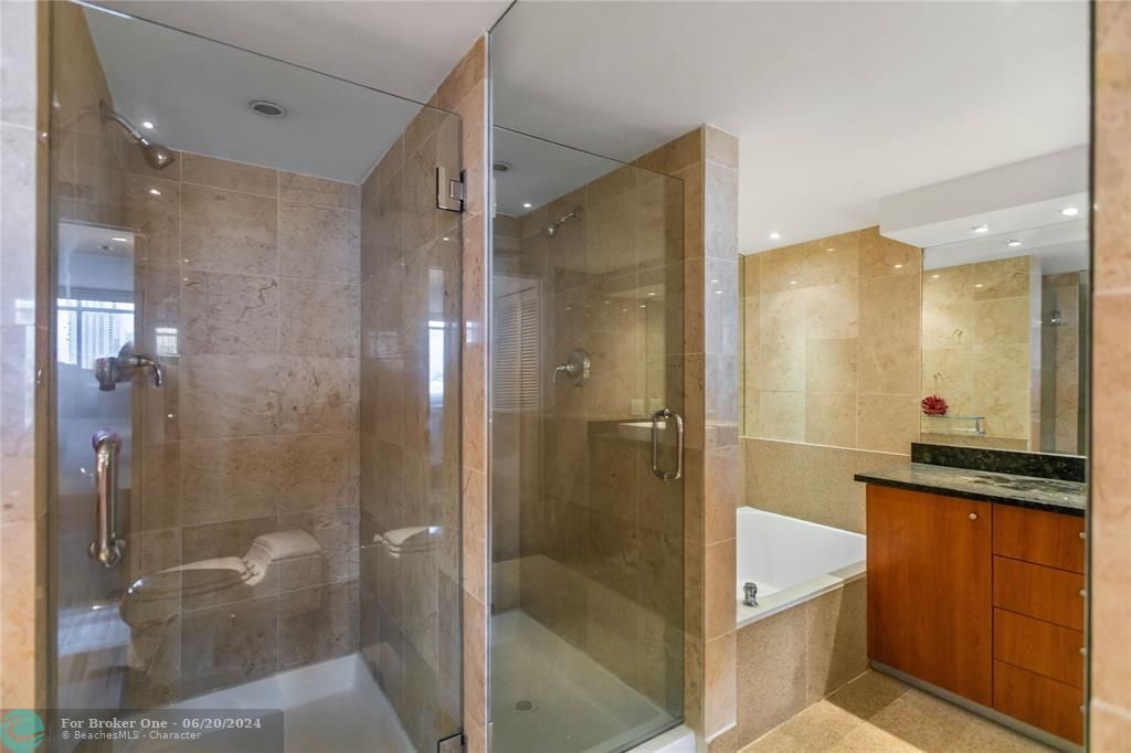 待售: $750,000 (2 贝兹, 2 浴室, 1390 平方英尺)