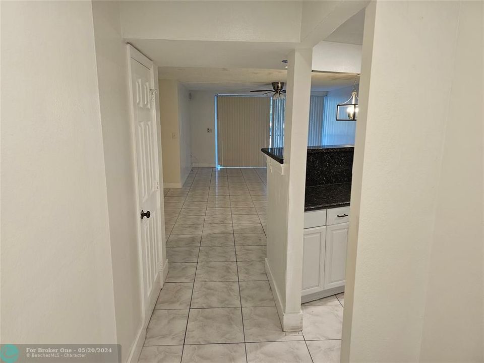 Active With Contract: $189,900 (2 beds, 2 baths, 1315 Square Feet)