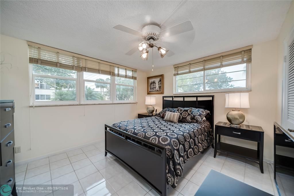 For Sale: $244,900 (2 beds, 2 baths, 1170 Square Feet)