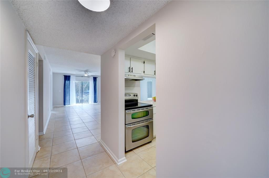 For Sale: $148,888 (2 beds, 2 baths, 955 Square Feet)