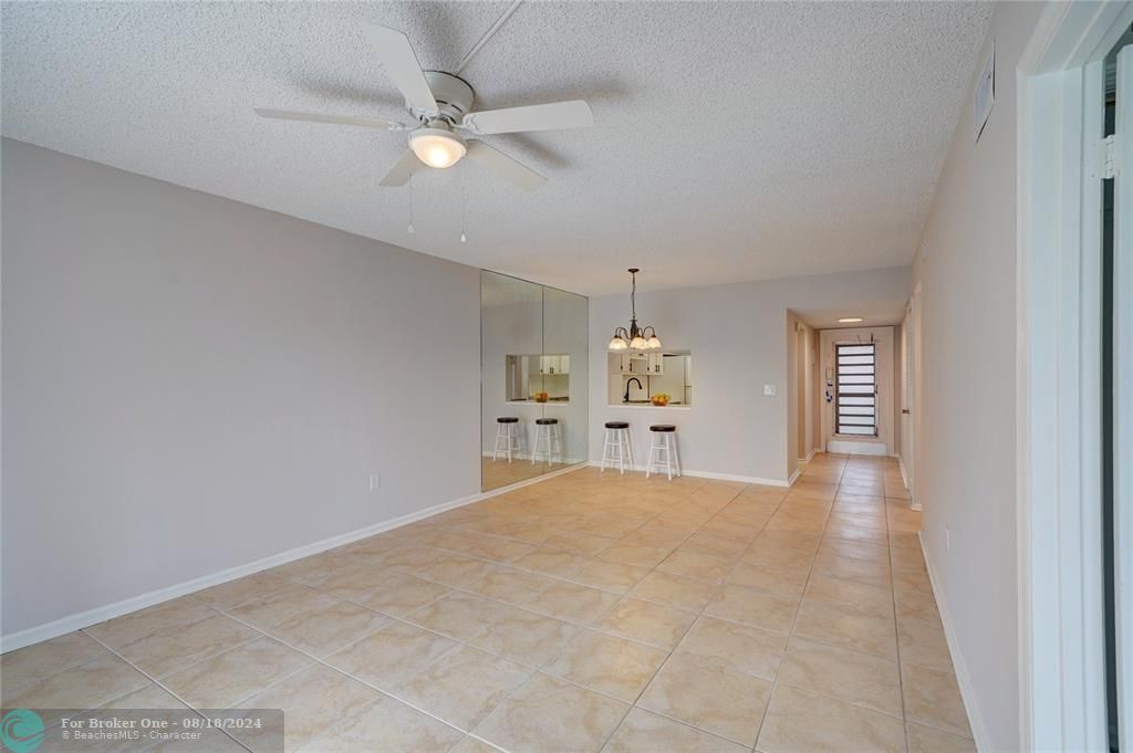 For Sale: $148,888 (2 beds, 2 baths, 955 Square Feet)