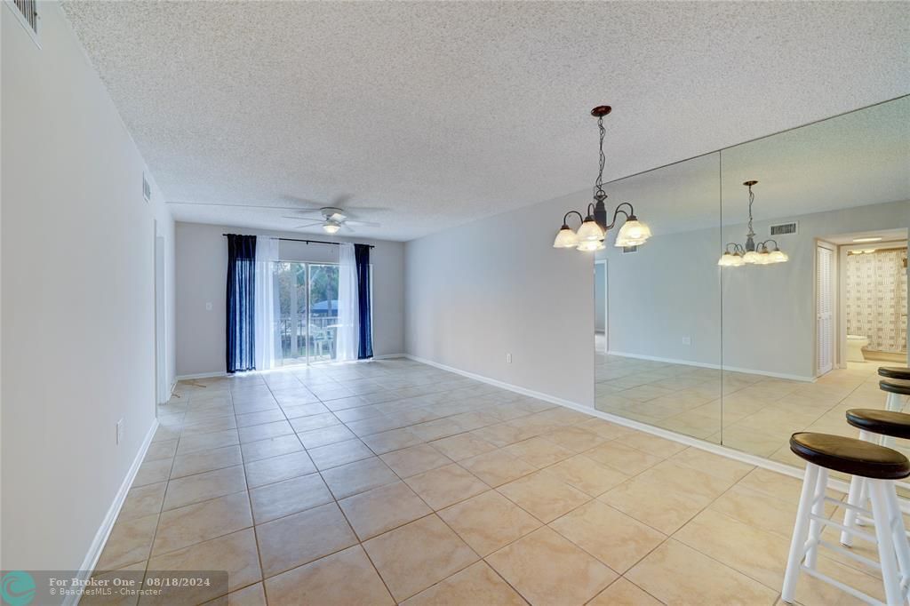 For Sale: $148,888 (2 beds, 2 baths, 955 Square Feet)