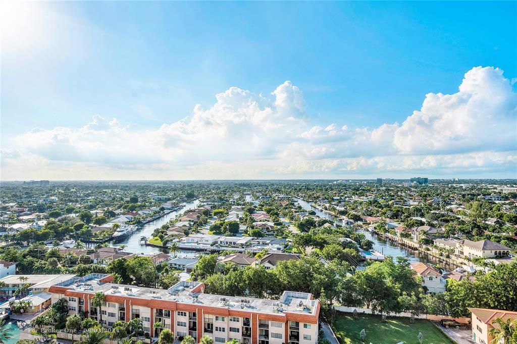 For Sale: $1,899,000 (3 beds, 3 baths, 2400 Square Feet)