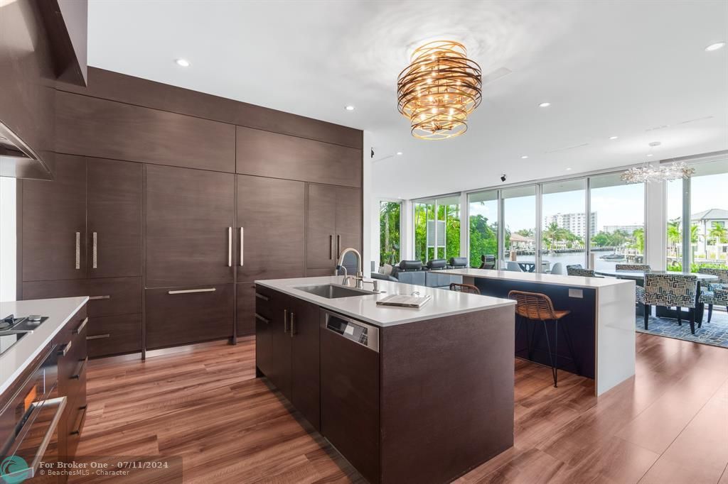 Recently Sold: $4,550,000 (4 beds, 4 baths, 4194 Square Feet)