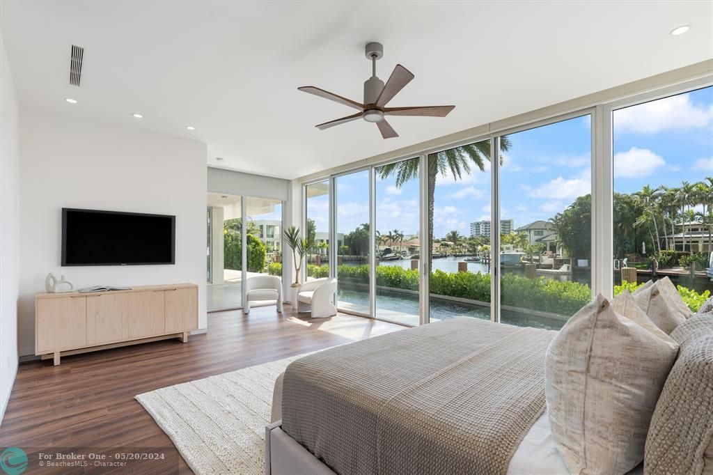 Recently Sold: $4,550,000 (4 beds, 4 baths, 4194 Square Feet)