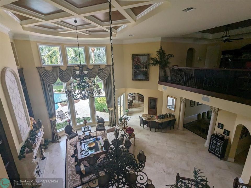 For Sale: $3,975,000 (6 beds, 6 baths, 8580 Square Feet)