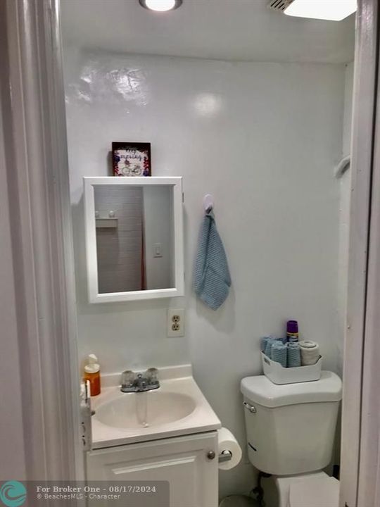 For Rent: $1,500 (1 beds, 1 baths, 400 Square Feet)