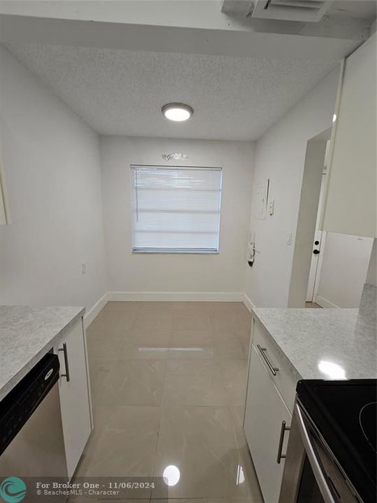 Active With Contract: $100,000 (2 beds, 2 baths, 960 Square Feet)