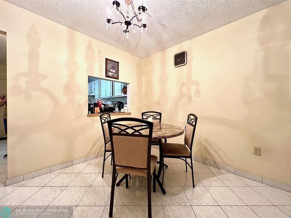 For Sale: $219,999 (2 beds, 2 baths, 1120 Square Feet)