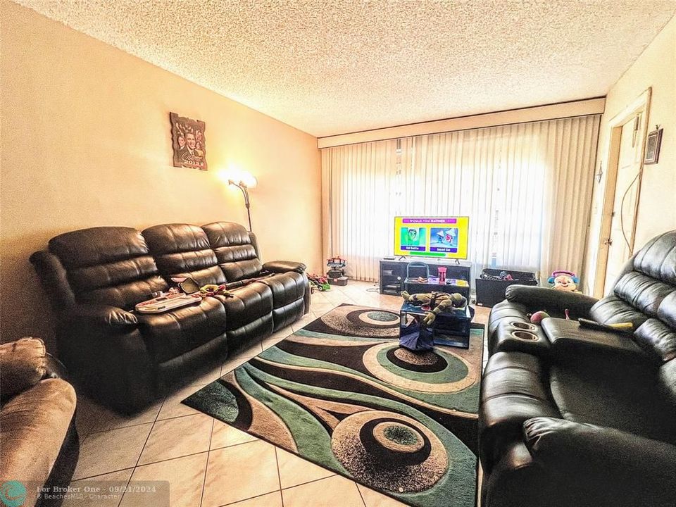 En Venta: $219,999 (2 camas, 2 baños, 1120 Pies cuadrados)