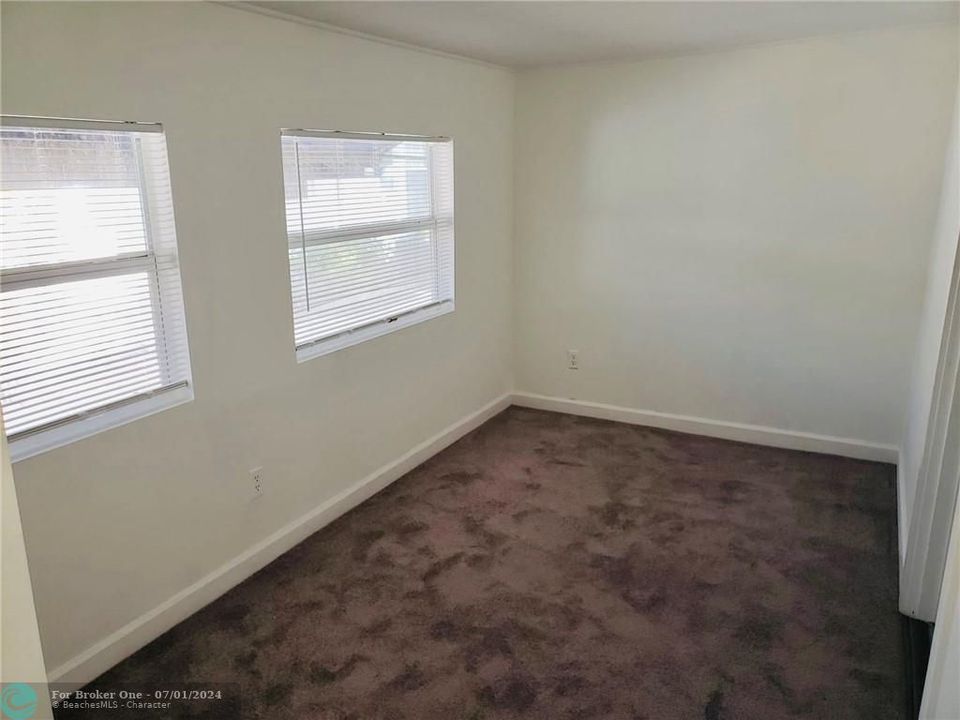 Active With Contract: $2,300 (2 beds, 1 baths, 2660 Square Feet)